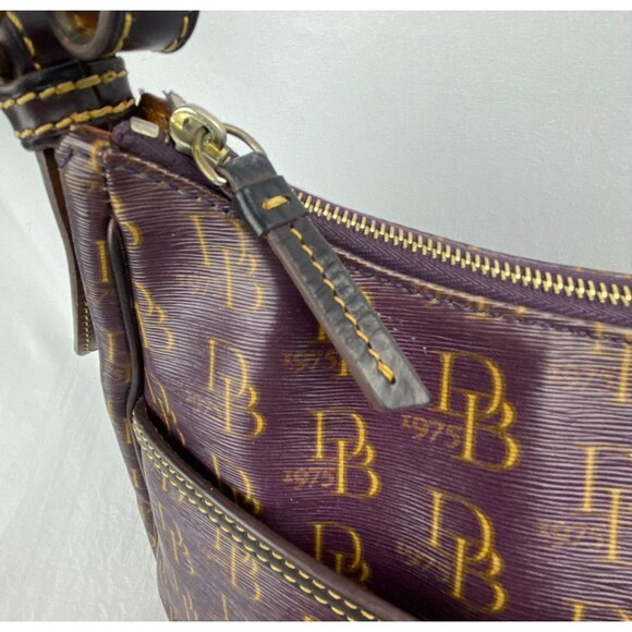VTG Dooney Bourke Purple Monogram East West Collins Zipper Hobo Handbag J1611778 - Picture 4 of 16